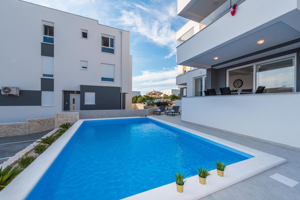 Pool Apartments Banta B Novalja Exterior photo