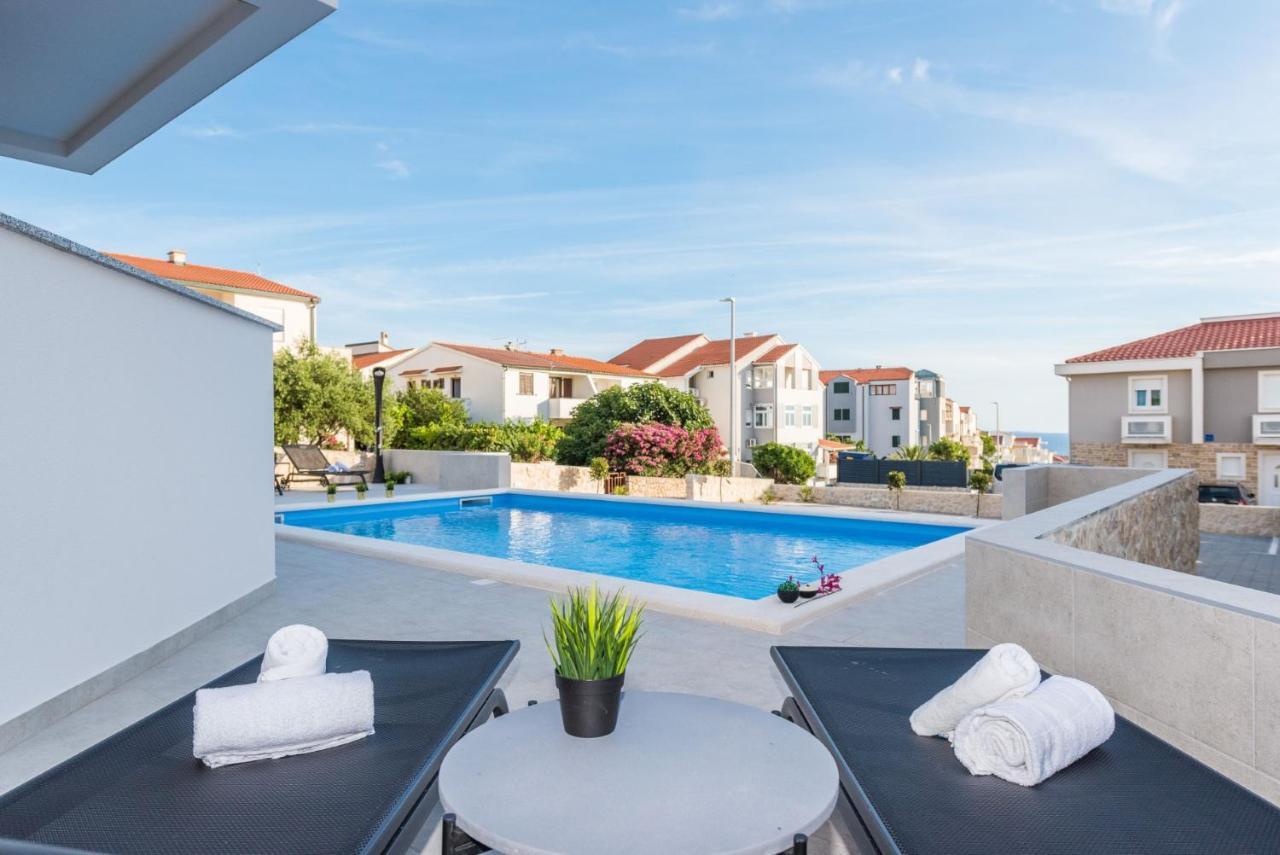 Pool Apartments Banta B Novalja Exterior photo
