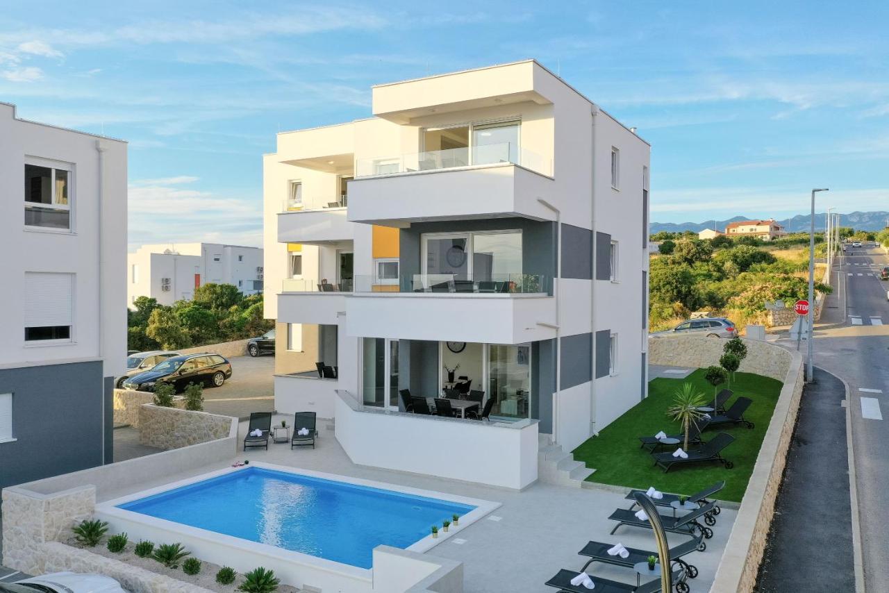 Pool Apartments Banta B Novalja Exterior photo